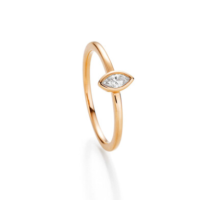 Ring mit Navette Diamant